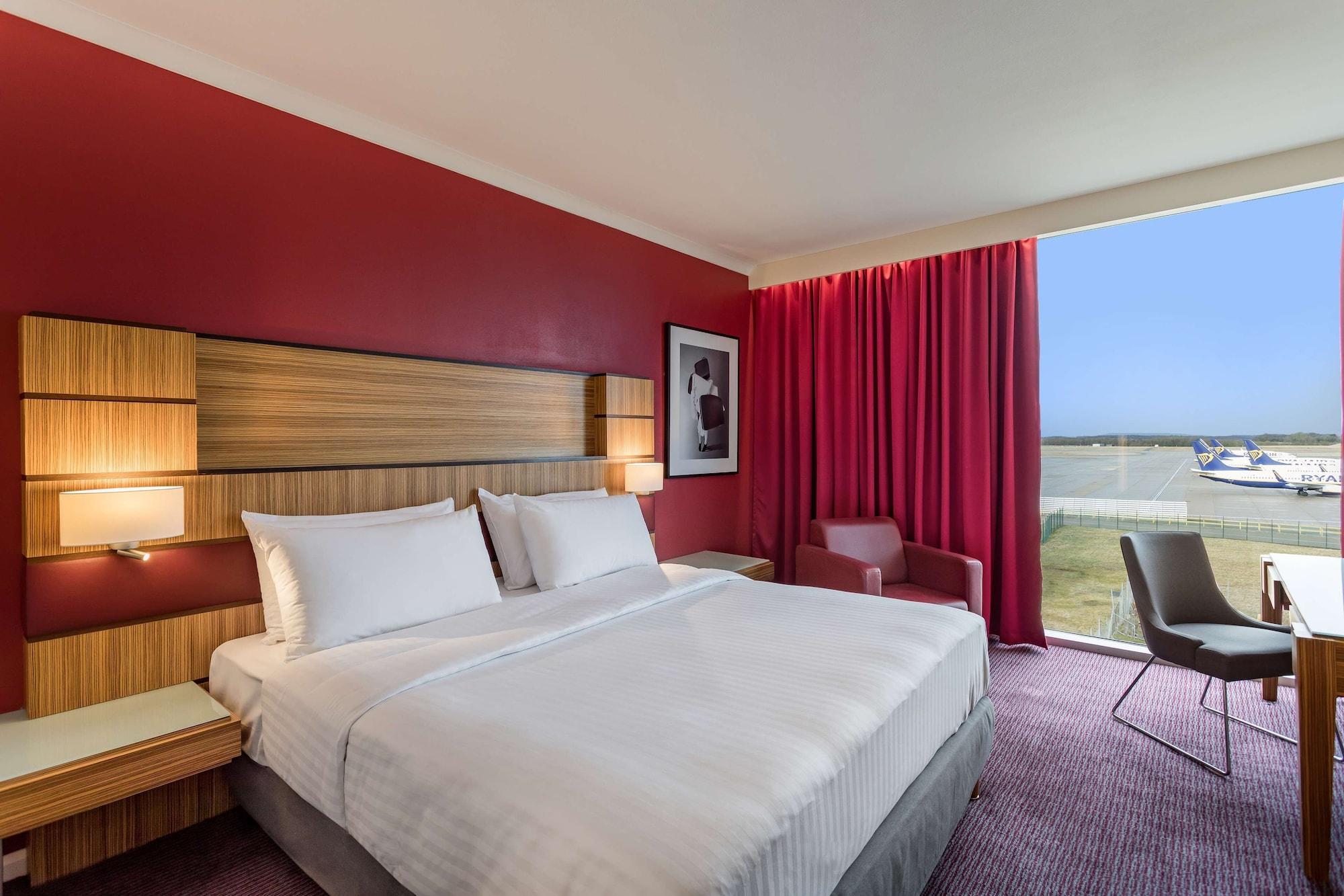 Radisson Blu Hotel London Stansted Airport Stansted Mountfitchet Esterno foto